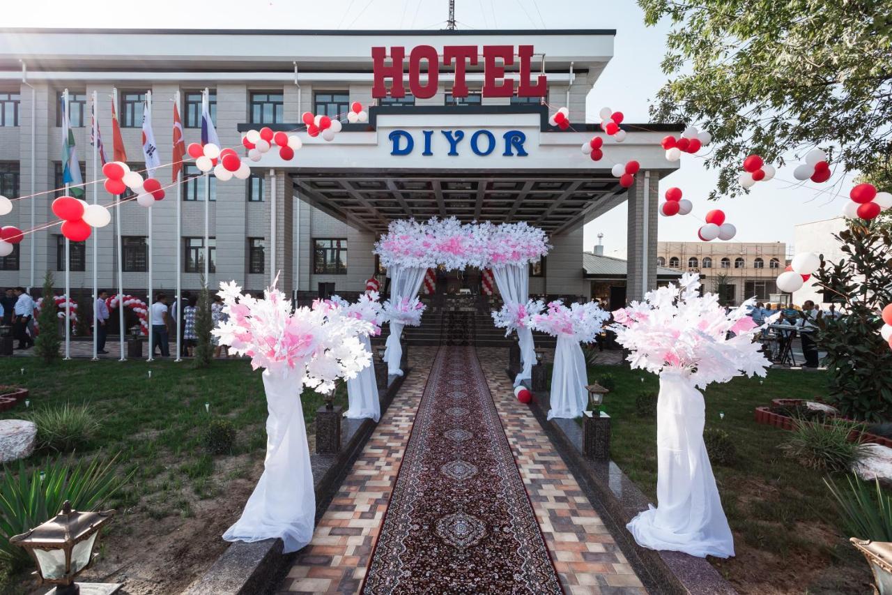 Diyor Hotel Marghilon Exterior foto