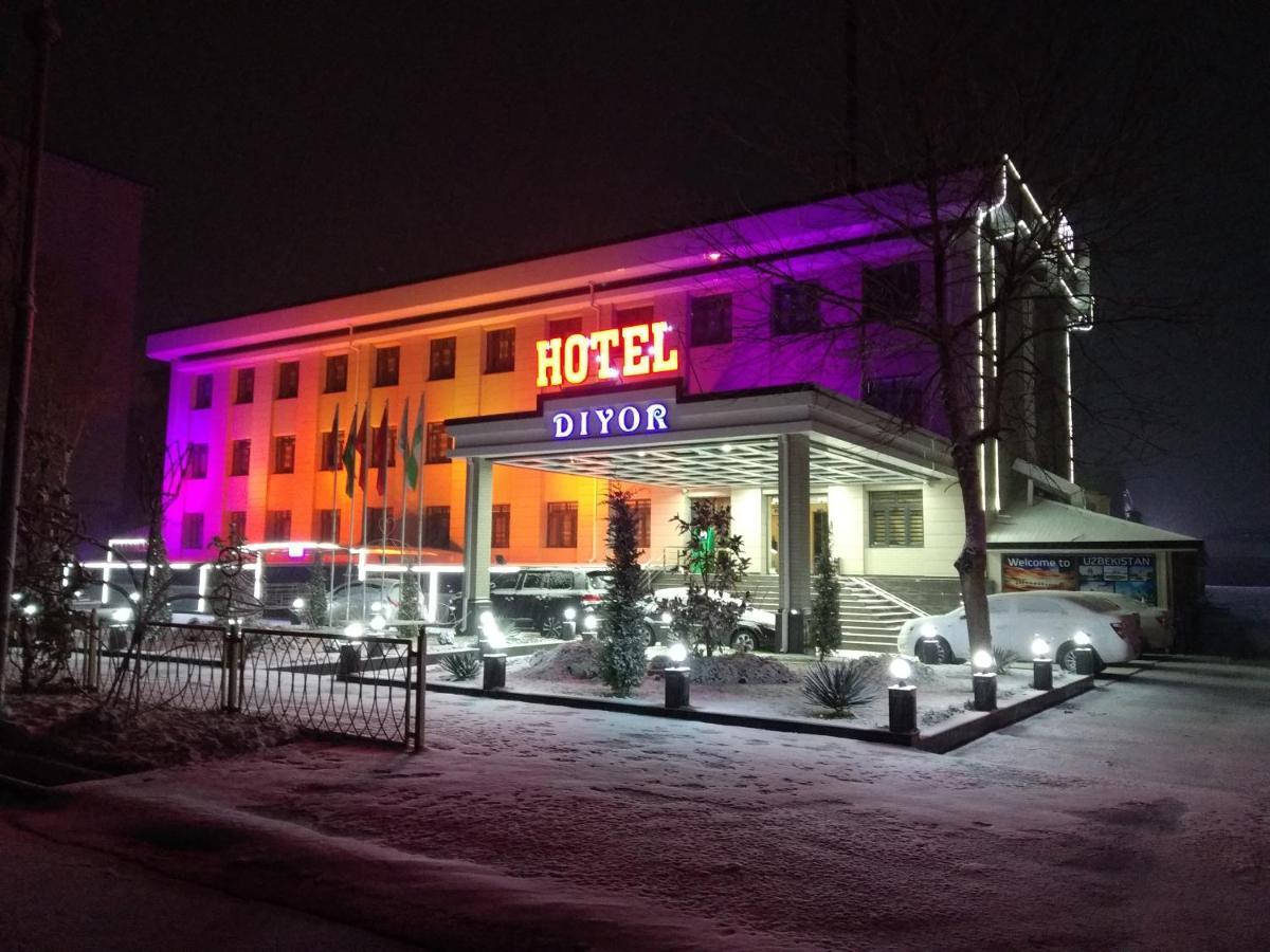 Diyor Hotel Marghilon Exterior foto