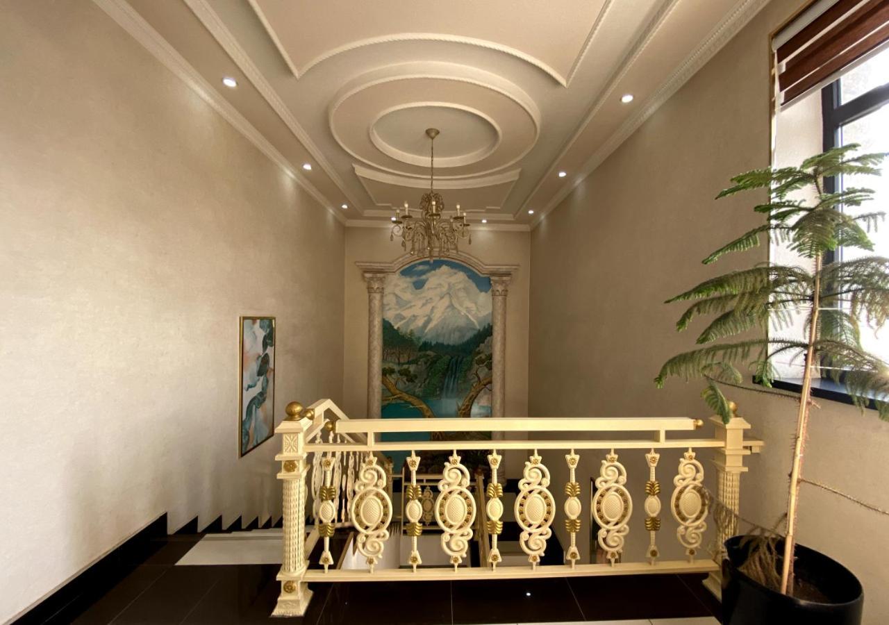Diyor Hotel Marghilon Exterior foto